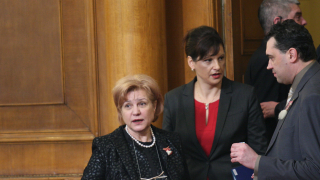 Секретността на доклада за КТБ ще падне, убедена Менда Стоянова