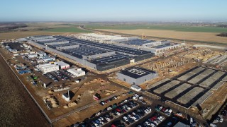 Mercedes влага още €200 милиона в огромния си завод в Полша