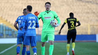 Двама легионери продължават да чакат оферти от Левски