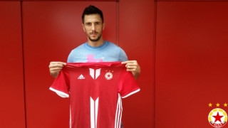 Станислав Манолев – един левскар на стадион „Българска армия”