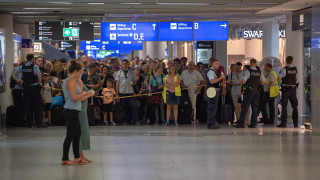 Българин евакуиран от китайската провинция Ухан кацна на летището във