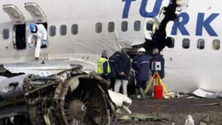 Повреда в двигателите причина за катастрофата на турския самолет?