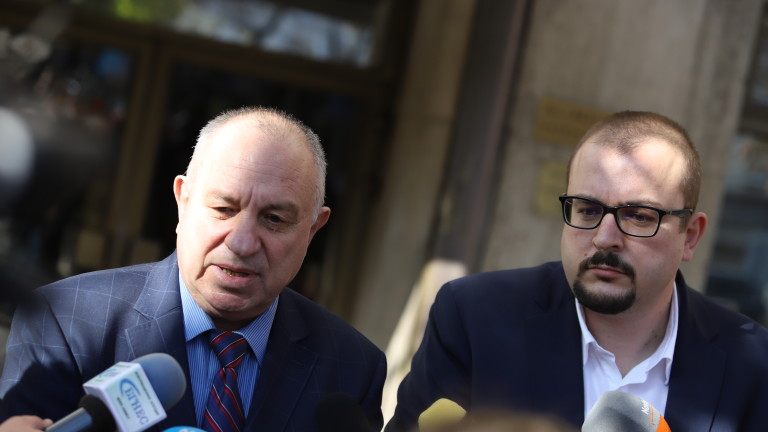 Обмислят неваксинираните да попълват формуляр при джипито