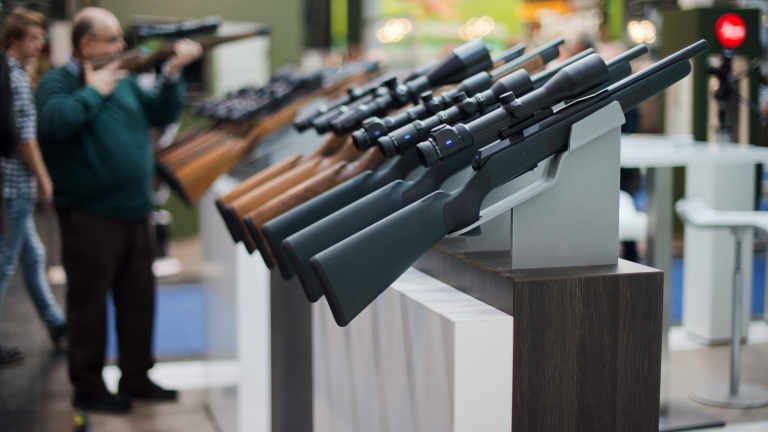 В САЩ лицензират търговците на оръжие