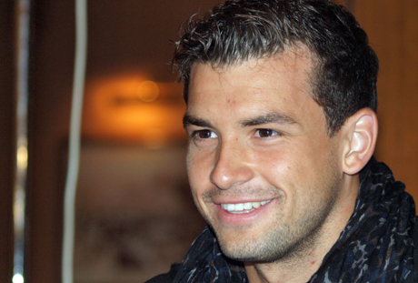 Гришо лудна по балкона на гаджето си