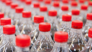 Coca-Cola съкращава 2 200 работни места след пореден спад на приходите