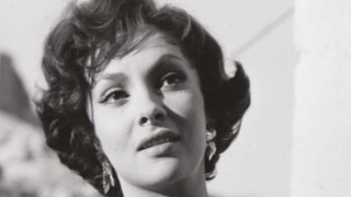 Италианската актриса Джина Лолобриджида бивш средиземноморски секс символ олицетворила динамичното