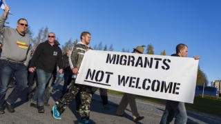 Протест в Хелзинки срещу пристигащите мигранти във Финландия