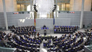 Германия предпазлива относно третия спасителен пакет за Гърция