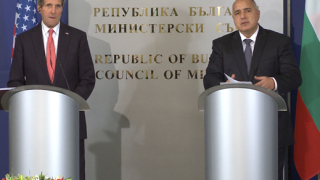 Властите в САЩ глобиха държавния секретар Джон Кери за непочистен сняг пред дома му