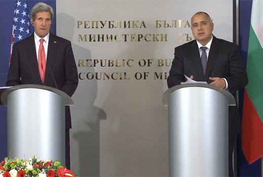 Властите в САЩ глобиха държавния секретар Джон Кери за непочистен сняг пред дома му