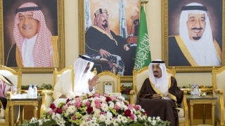 Новият саудитски крал раздаде 32 млрд. долара на народа си 