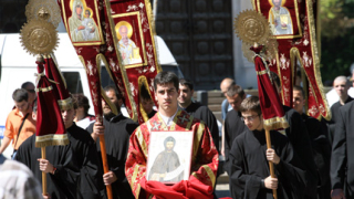 Учени търсят съвременния Паисий
