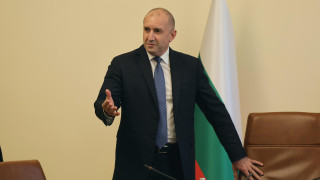 Радев към Тръмп: Американски самолети на летището ни, но без US визи за българите