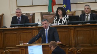 БСП смирено вика Борисов в парламента заради убийствата