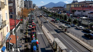 Италиански фермери протестираха в центъра на Рим в четвъртък за