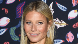 В последните години Гуинет Полтроу се е отдала на семейния