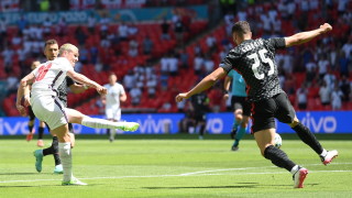 Полузащитникът Фил Фодън каза че Англия постепенно се подобрява като