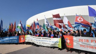 Северна и Южна Корея пишат история - излизат под общ флаг на Олимпийските игри