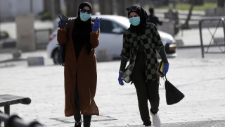 Световната здравна организация СЗО предупреди че само носенето на маски