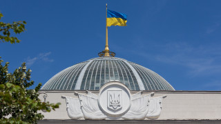Украинският парламент е изправен пред дълбока институционална криза която поставя