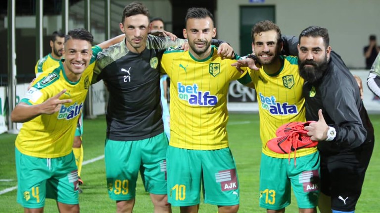 АЕК (Ларнака) - кипърският съперник на Левски, в чиито вени тече ...