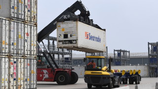 Транспортният министърът Георги Пеев настоява всички оператори на пристанища в