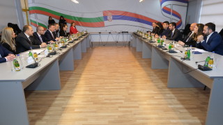 Транспортният министър Христо Алексиев и сръбският му колега Томислав Момирович