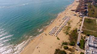 Българските хотелиери прогнозират умерено поскъпване на летните почивки с между