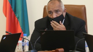 Борисов нареди: Задължителни маски в час за учениците от 5 до 12 клас