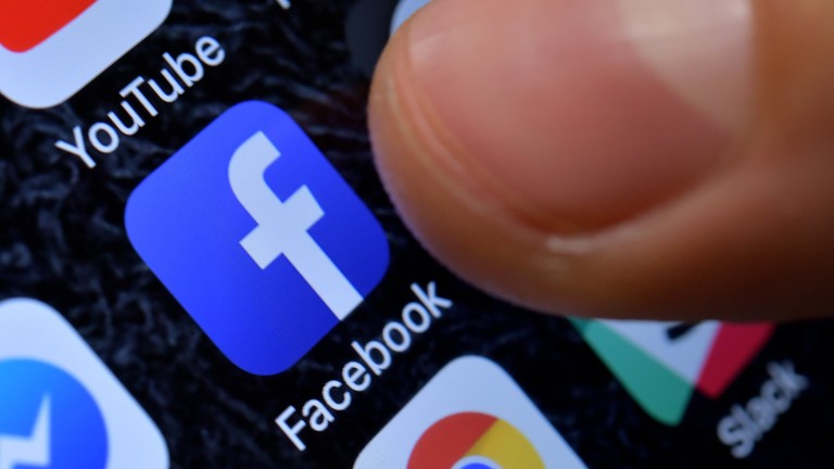 Социалната платформа Фейсбук обяви, че ще разшири програмата си за