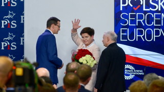 Управляващата дяснопопулистка партия Право и справедливост в Полша печели изборите
