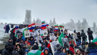 Викове за оставка и "Русия" заглушиха празника на Шипка
