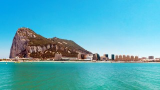 Чудо на геологията е Гибралтарската скала която е един своеобразен