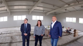 Министърът на младежта и спорта инспектира новата зала на Станка Златева в Сливен