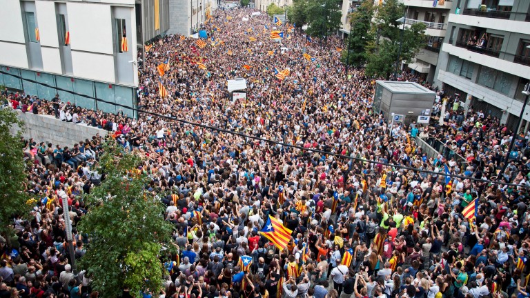 300 хил. крещят в Барселона "окупационните сили вън"