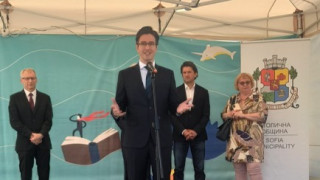 Според мен четенето е важно за всяко едно поколение Не