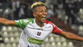 Колумбийското крило Марселино Кареасо който се очаква скоро да бъде