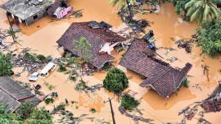 Наводнения и свлачища отнеха живота на 91 души в Шри Ланка