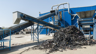 Заводът за рециклиране на метали от отпадъци Технойон в Девня