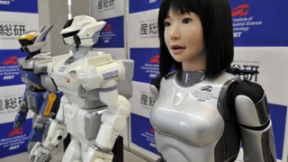 Робот пее японски хитове