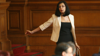 Демонстрацията на религиозни символи е недопустима в училище, категорична Кунева