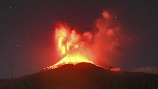 Изригна вулканът Левотоби Лаки лаки в Индонезия предаде Ройтерс позовавайки се на