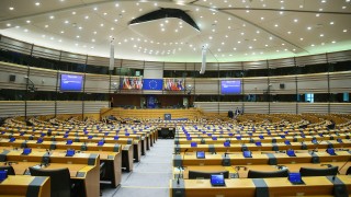 Европейският парламент призова ЕС да наложи оръжейно ембарго на Саудитска
