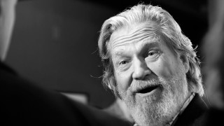 Тежката среща на Джеф Бриджис с COVID-19