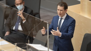 Канцлерът Себастиан Курц коментира че Австрия възнамерява да продължи с