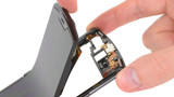 Motorola Razr, iFixit и колко лесно е да се поправи сгъваемия смартфон
