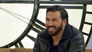 Данъчните прибраха апартамента на Азис