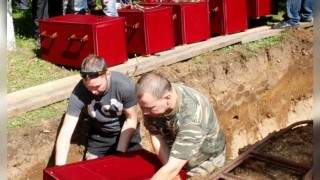 В Естония погребаха отново 202 съветски войници Техните тленни останки