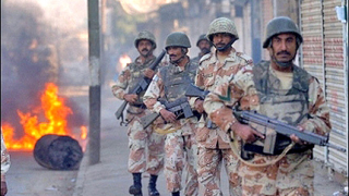 Властите взеха контрол над полицейската академия в Лахор